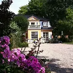 Yacht- , Und Reisemobilhafen 
