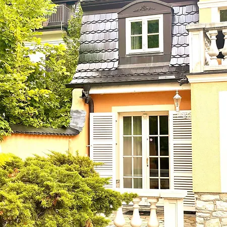 Lodge Yacht- , Und Reisemobilhafen 