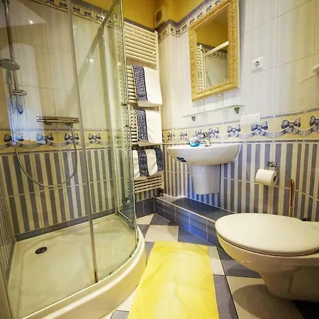 Yacht- , Und Reisemobilhafen Historisches Fährhaus Wendenschloss *