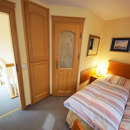 Yacht- , Und Reisemobilhafen Historisches Fährhaus Wendenschloss Berlin