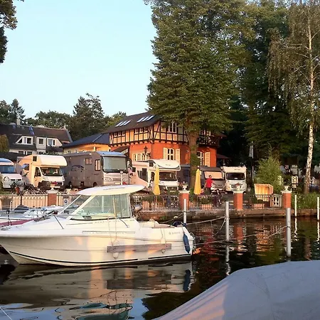 Orman Evi Yacht- , Und Reisemobilhafen 