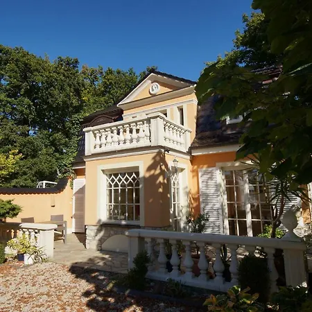 Lodge Yacht- , Und Reisemobilhafen 