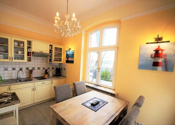 Yacht- , Und Reisemobilhafen 