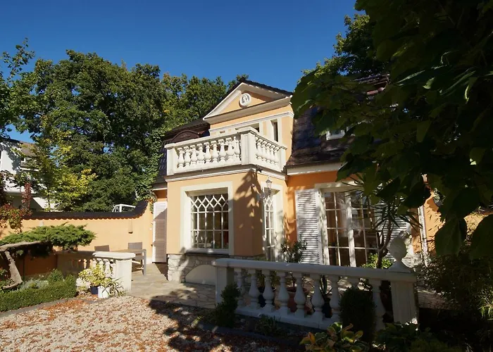 Lodge Yacht- , Und Reisemobilhafen Historisches Fährhaus Wendenschloss *