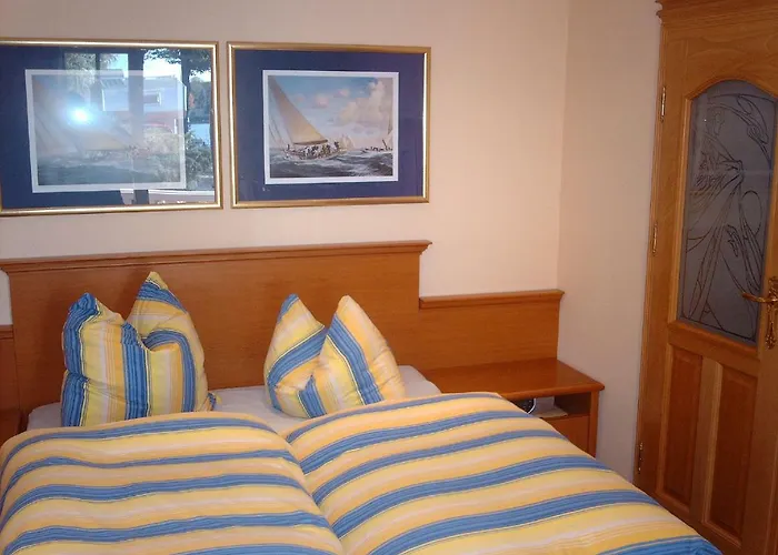 Yacht- , Und Reisemobilhafen Historisches Fährhaus Wendenschloss *