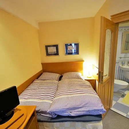 Деревянный коттедж Yacht- , Und Reisemobilhafen 