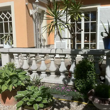 Yacht- , Und Reisemobilhafen 