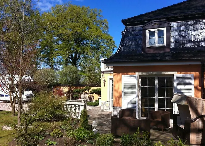 Yacht- , Und Reisemobilhafen 